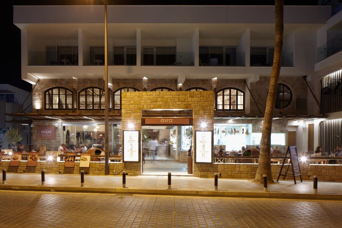 MELPO ANTIA HOTEL & SUITES 4*
